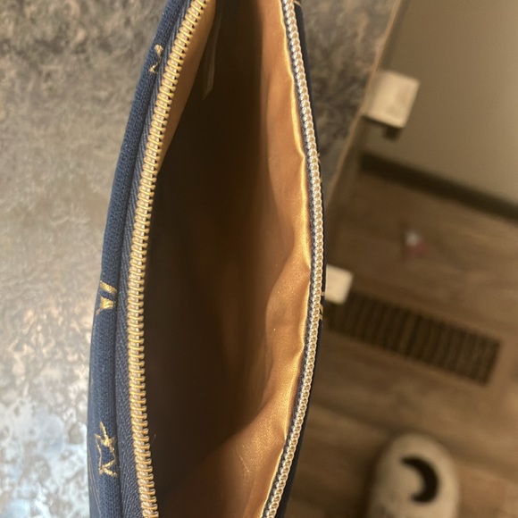 I SPY cosmetics bag - Picture 4 of 4